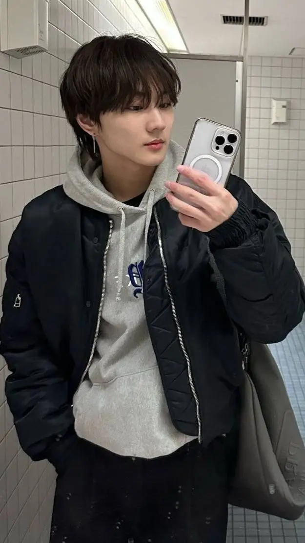 ai character: Yang jungwon background