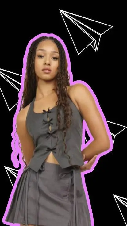 ai character: Manon background