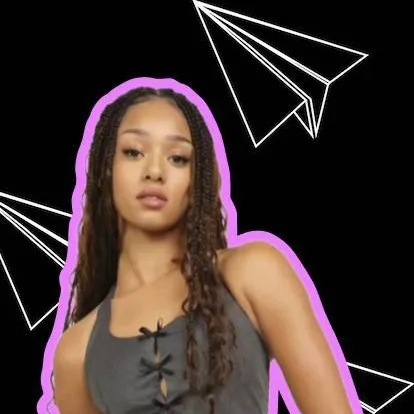 chat with ai character: Manon