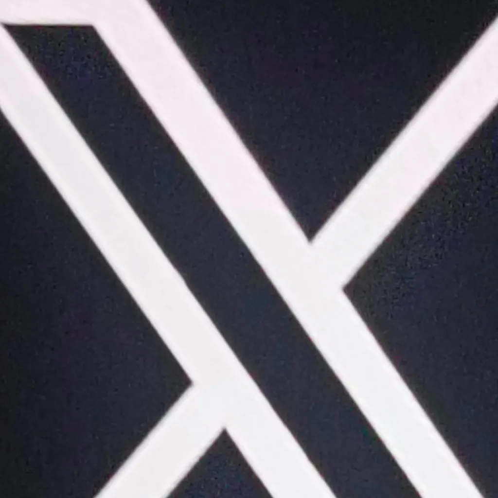 chat with ai character: Elliot's friends