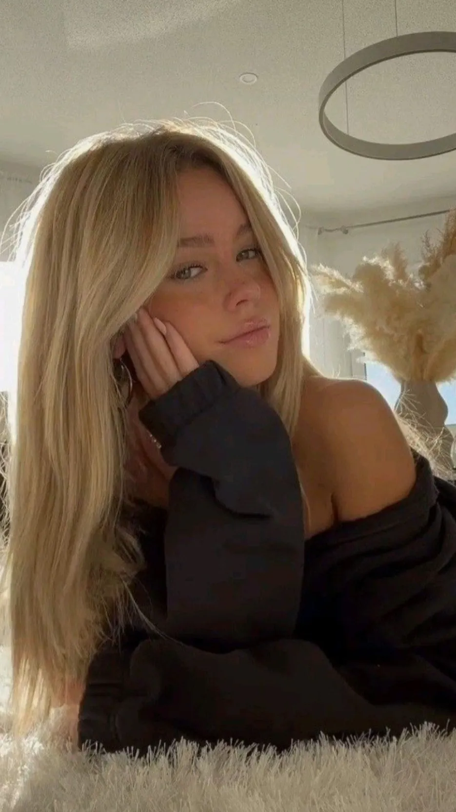 Talkie AI - Chat with Sarah Rose Monroe 