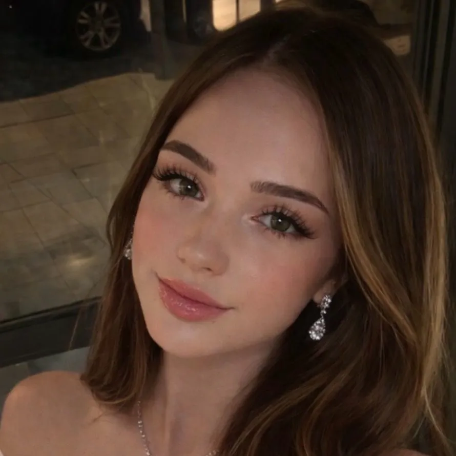 chat with ai character: Grace Miller