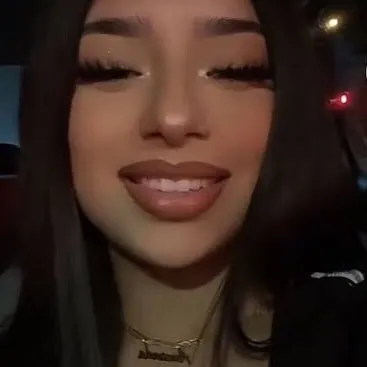 chat with ai character: Mariana 