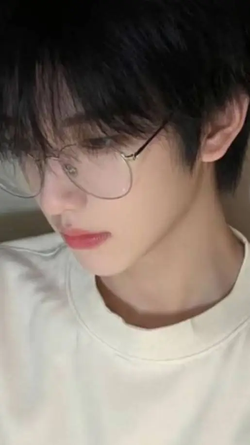 ai character: seungbin background