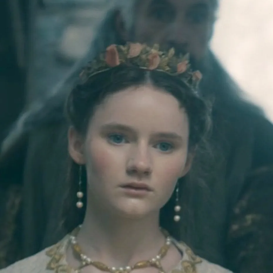 chat with ai character: Lady Gwin Ashford