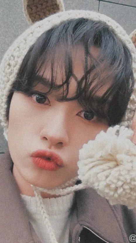 ai character: Lee know  background