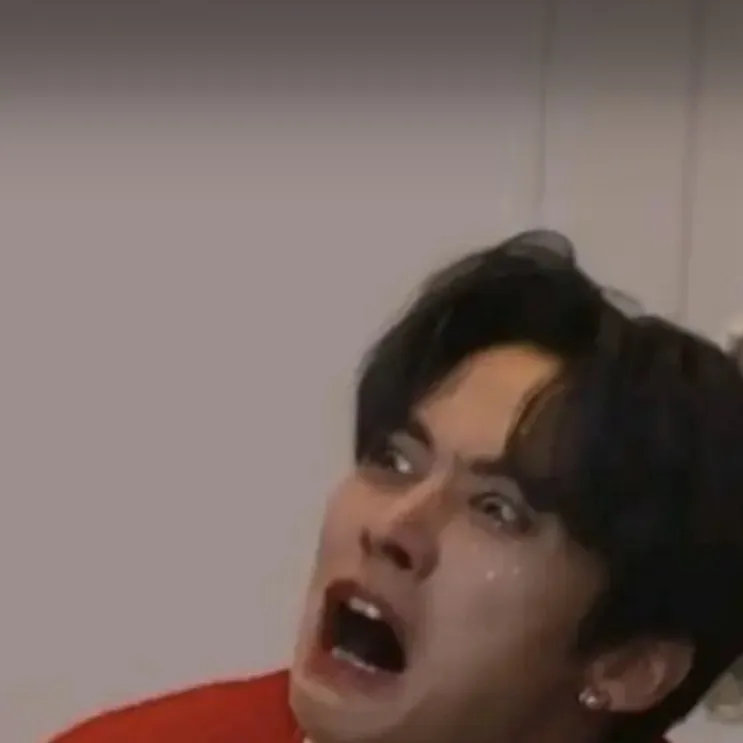 chat with ai character: Leeknow