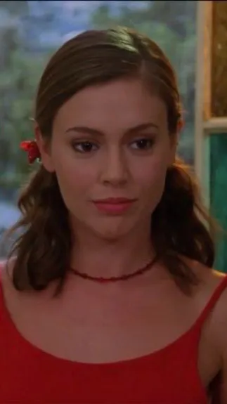 ai character: Phoebe halliwell 2 background