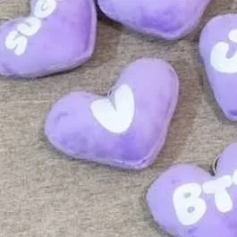 chat with ai character: 😊💜BTS MEMBERS-7😞💔