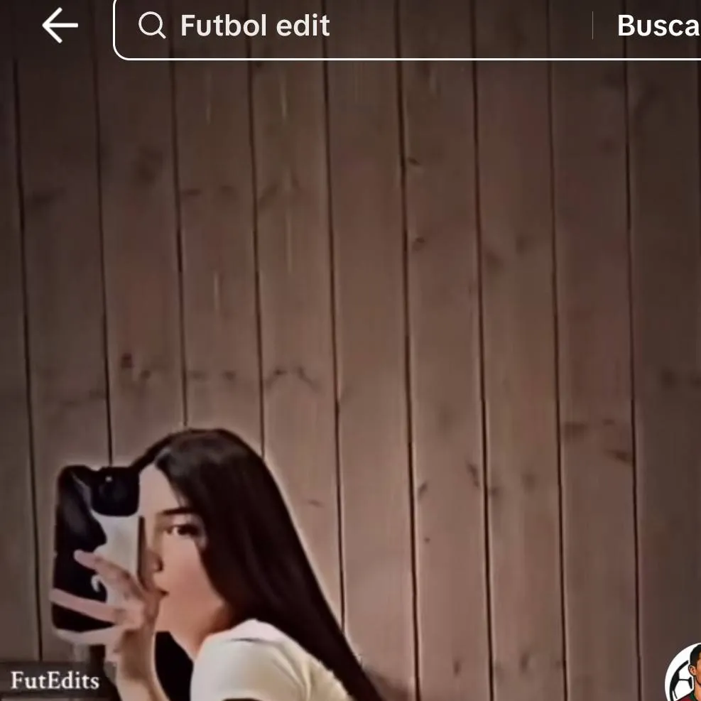 chat with ai character: lili