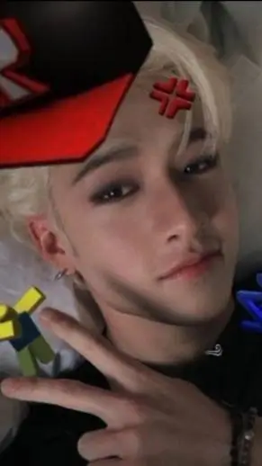 ai character: 🎠BANGCHAN👅 background