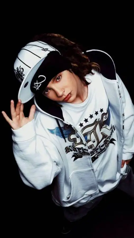 ai character: tom  background