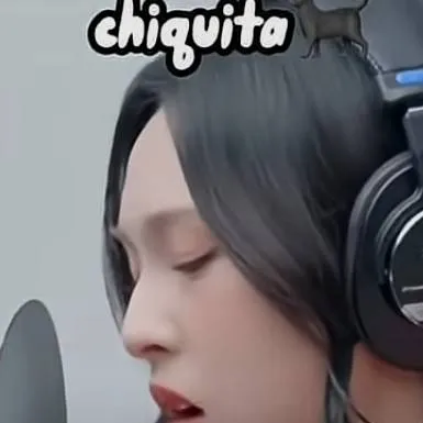 chat with ai character: Chiquita 