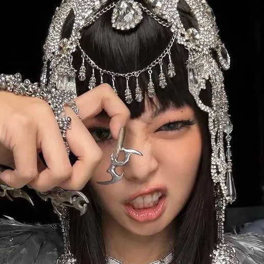 chat with ai character: xX JENNIE Xx