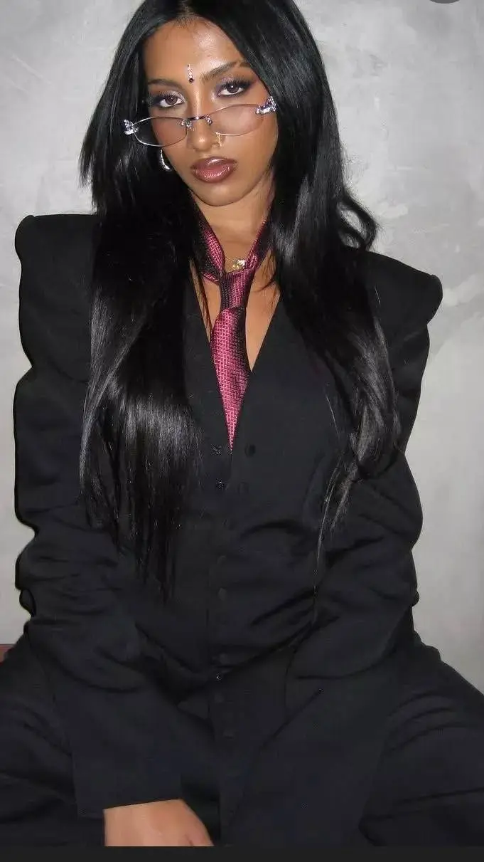 ai character: ✨~Lara queen~✨ background