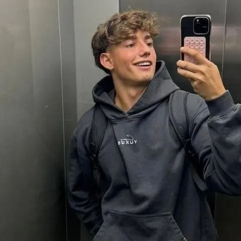 chat with ai character: Jay