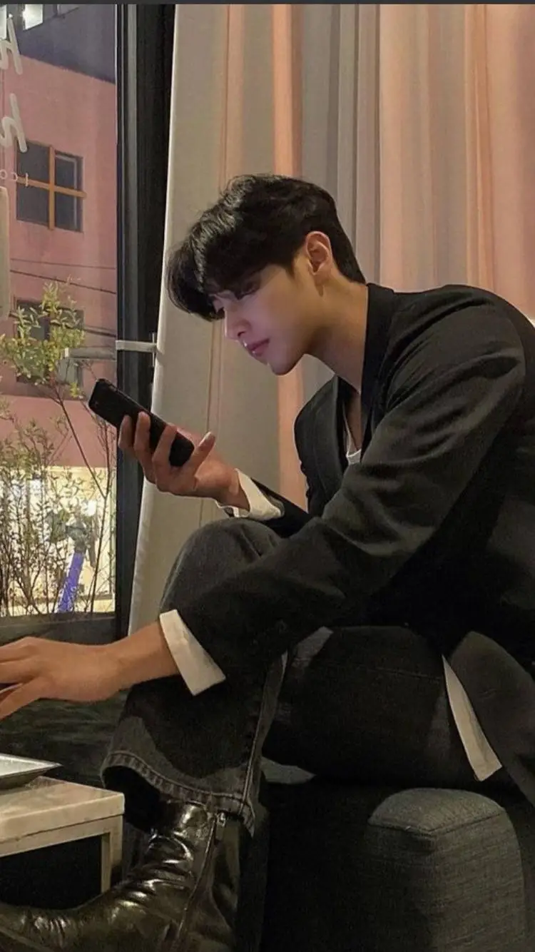 ai character: xuanyi background