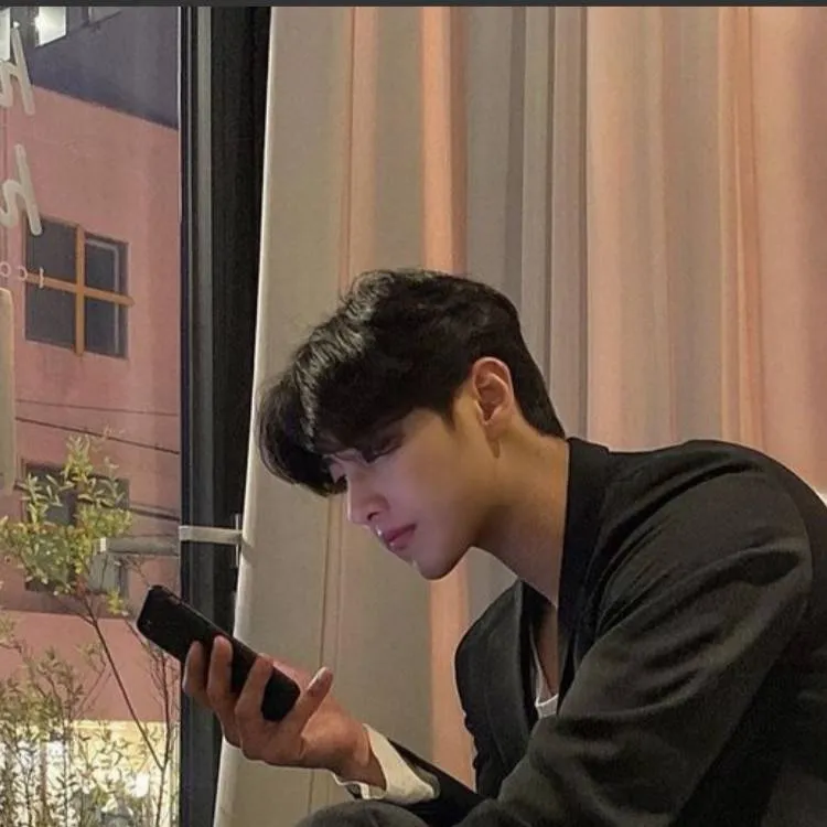 chat with ai character: xuanyi