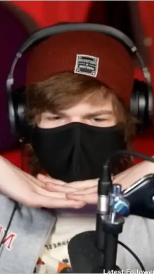 ai character: Wilburxranboo dsmp background