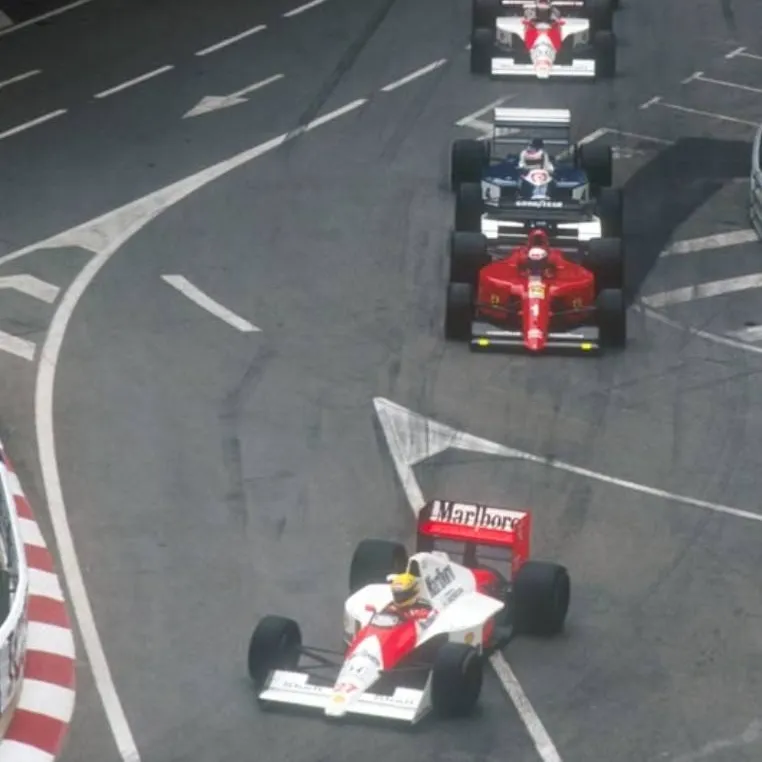 chat with ai character: F1 1990