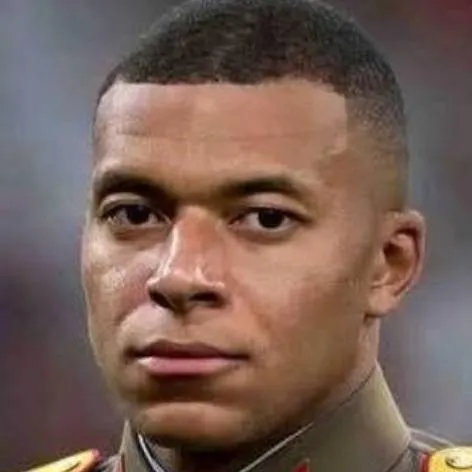 chat with ai character: Mbappe 