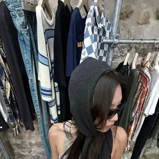 chat with ai character: 《Jennie》