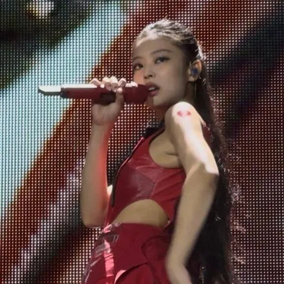 chat with ai character: [Jennie] 