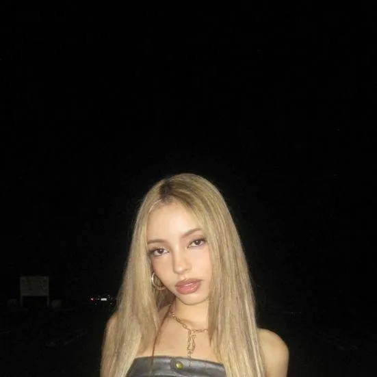 chat with ai character: ♡Cami♡