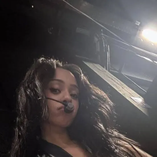 chat with ai character: •Manon•