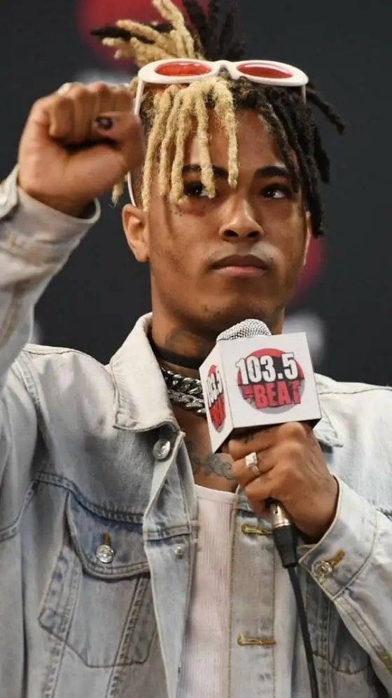 ai character: xxtentacion  background