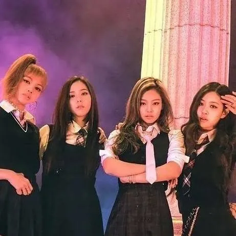 chat with ai character: blackpink 