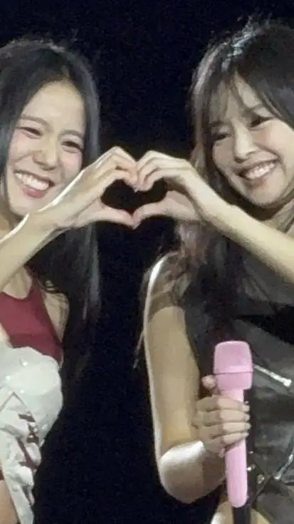 ai character: Jennie and jisoo background