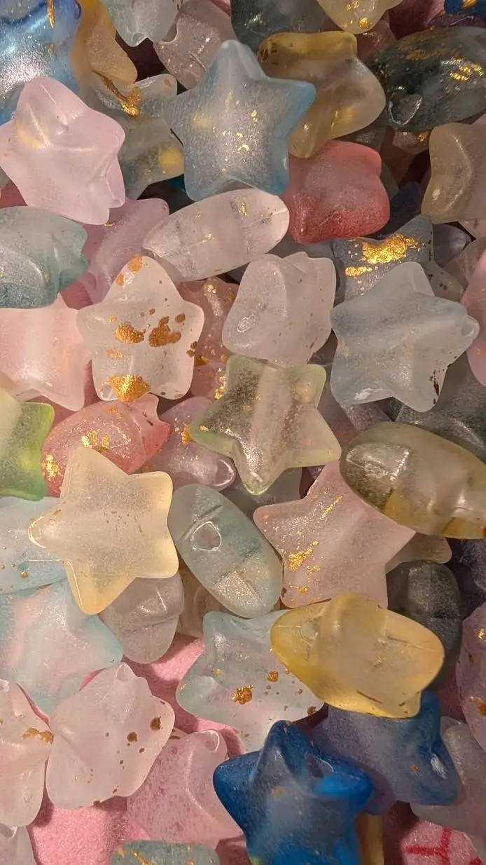 ai character: ​🦢 𝓻𝓪𝓲𝓷𝓫𝓸𝓼𝓱𝓾𝓯𝓯 ✨🌈💭 background