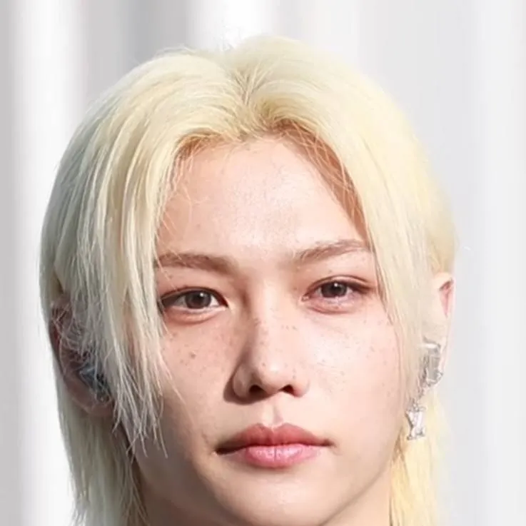 chat with ai character: Felix 