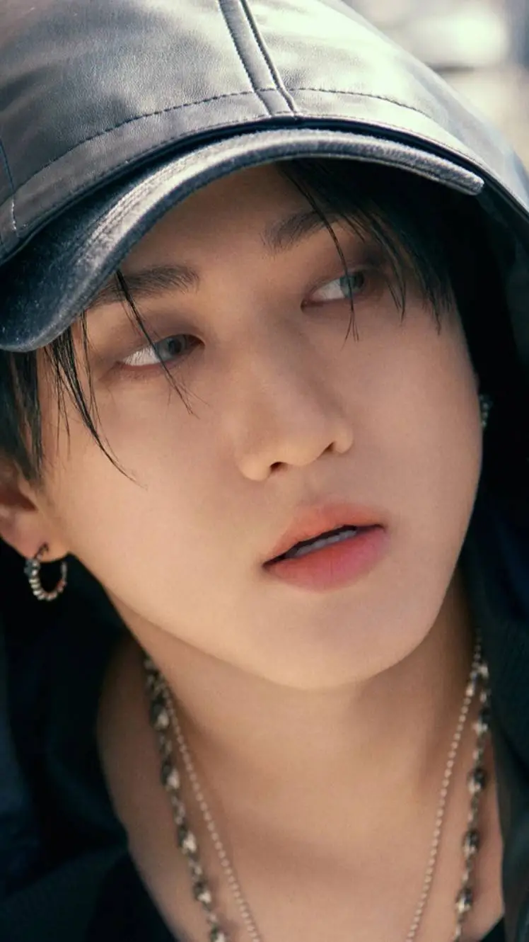 ai character: chanbing  background