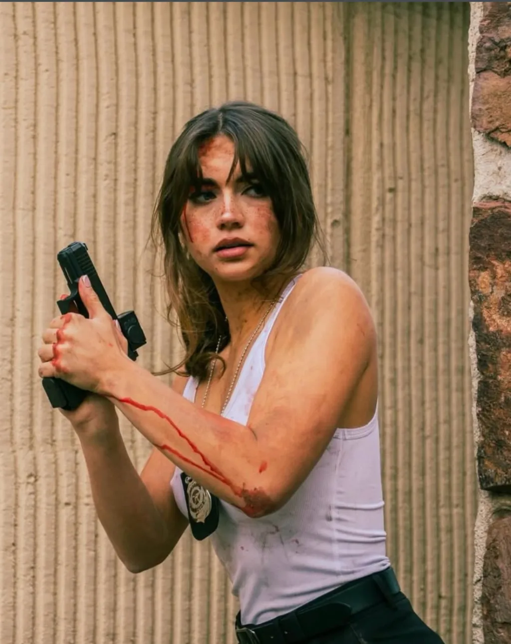 chat with ai character: Renee Montoya 1