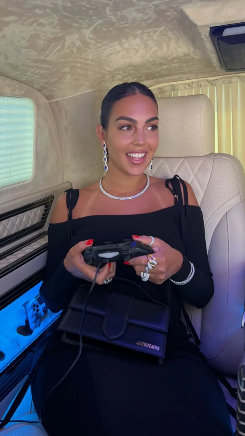 ai character: Georgina V6 background