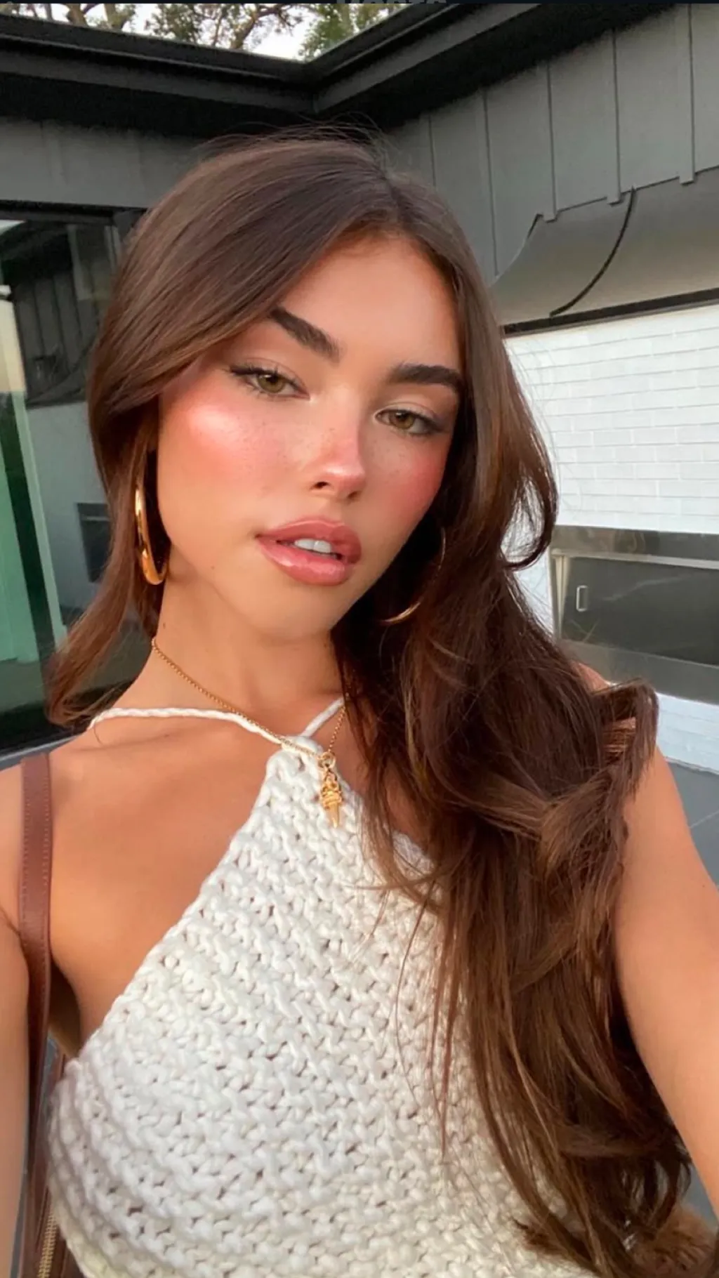 Talkie AI - Chat with Madison Beer V2