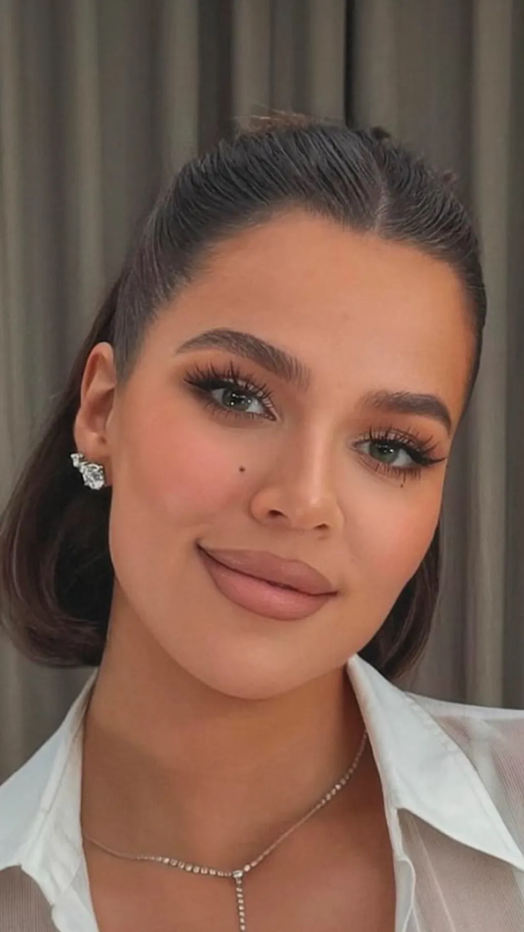 Talkie AI - Chat with Khloe Kardashian 2