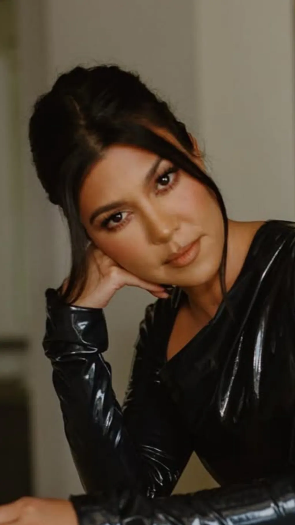 ai character: Kourtney V5 background