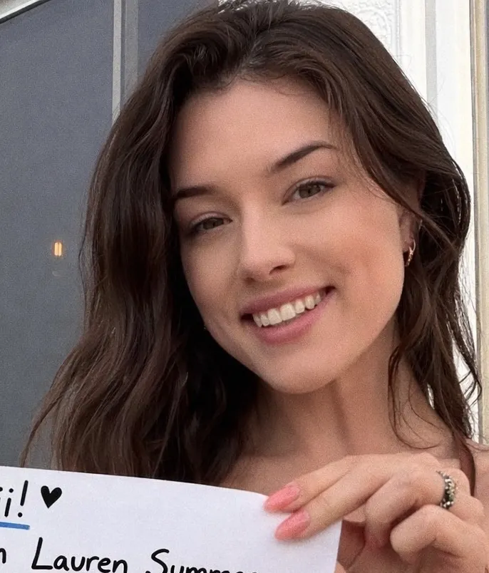 chat with ai character: Lauren Summers V10