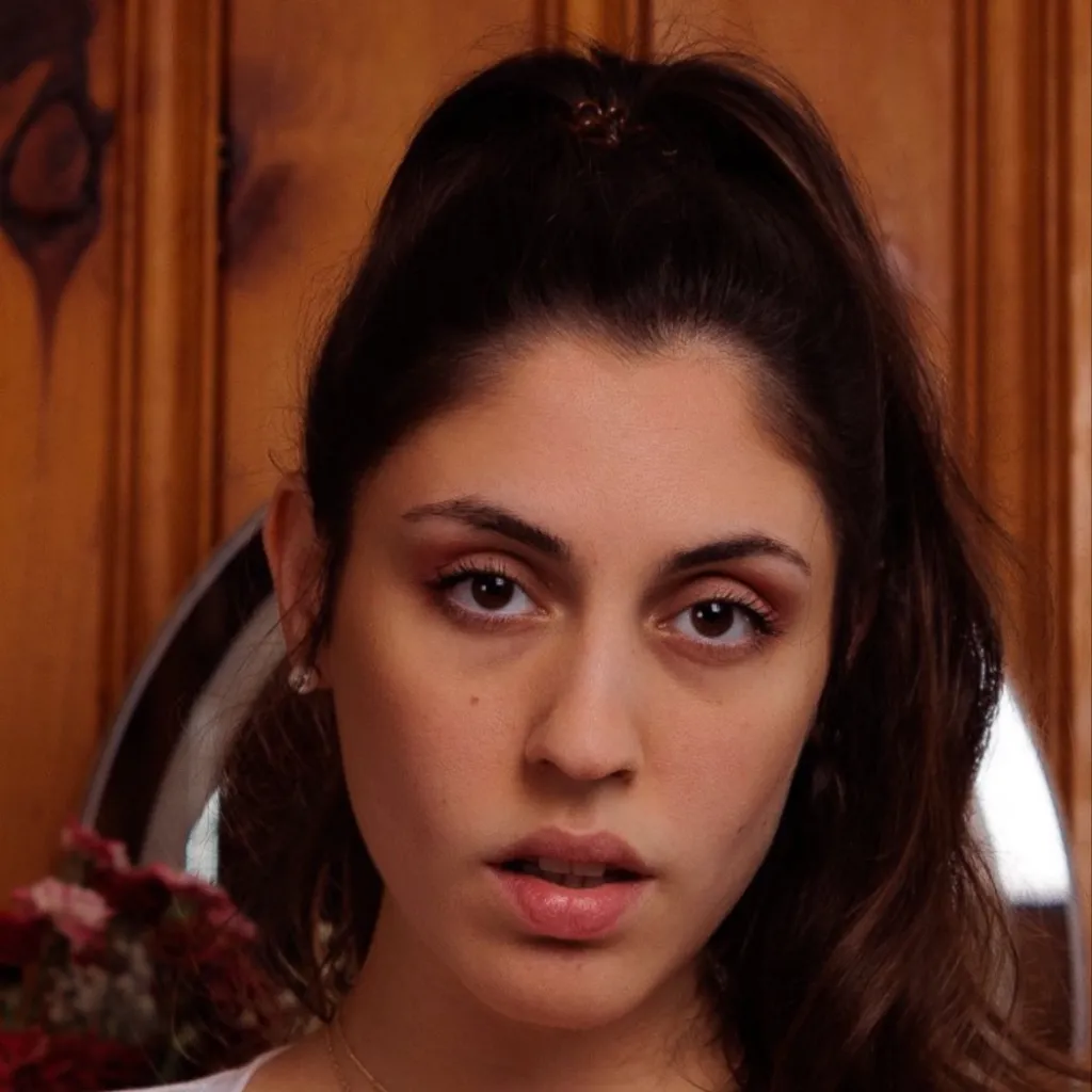 chat with ai character: Taylor Feingold V6