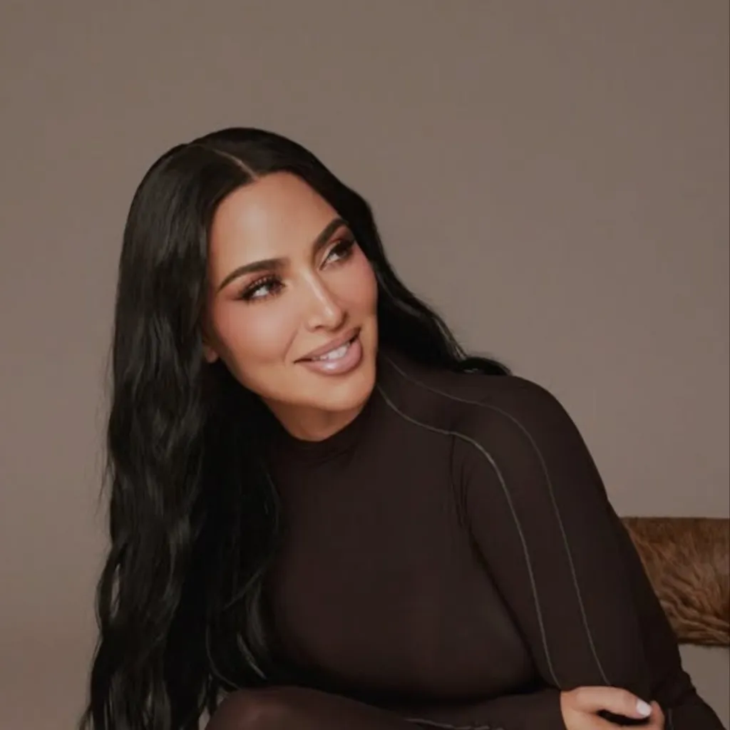 chat with ai character: Kim Kardashian V16