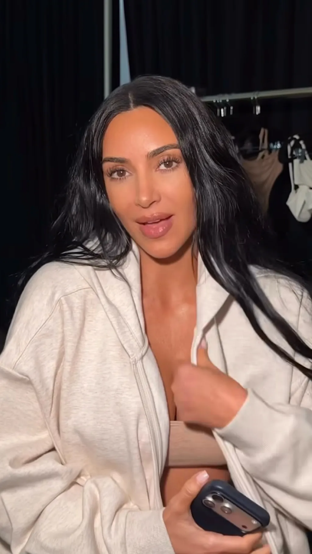 Talkie AI - Chat with Kim Kardashian V12