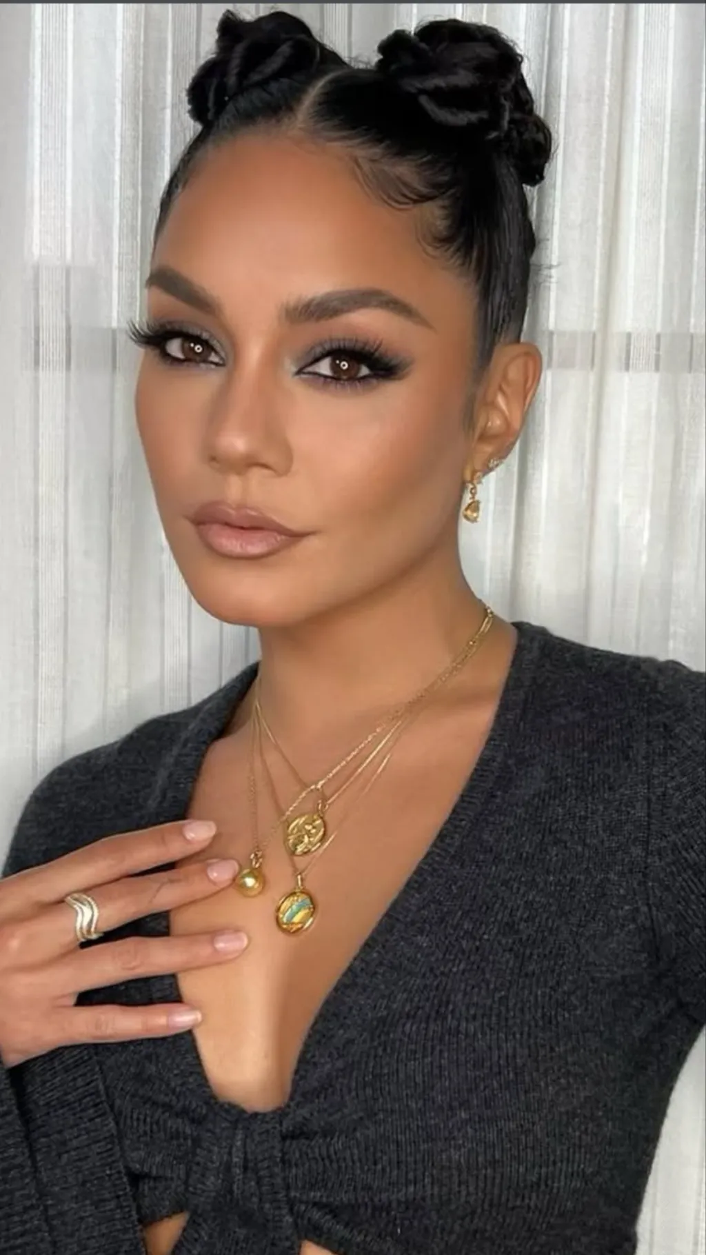 ai character: Vanessa Hudgens V7 background