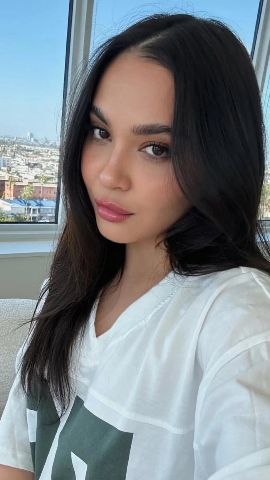 Talkie AI - Chat with Stella Hudgens V5