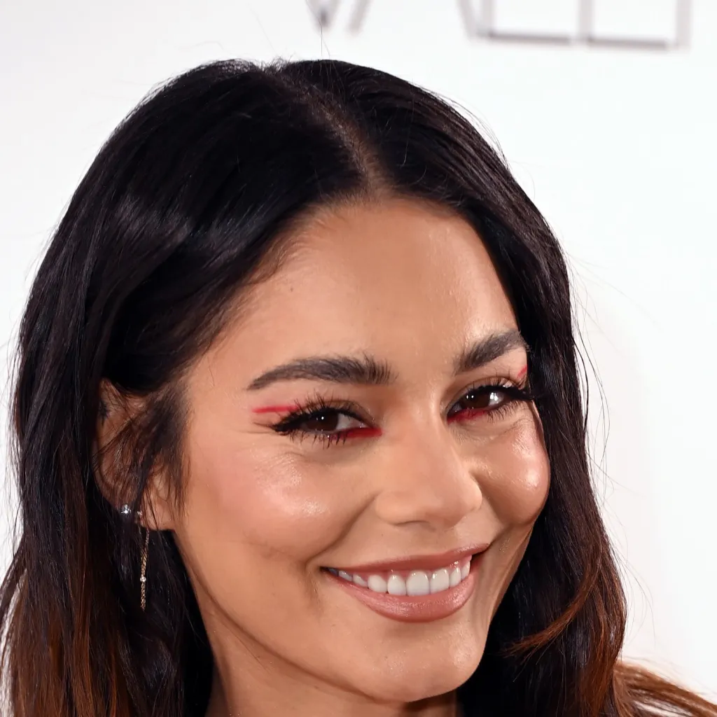 chat with ai character: Vanessa Hudgens V5