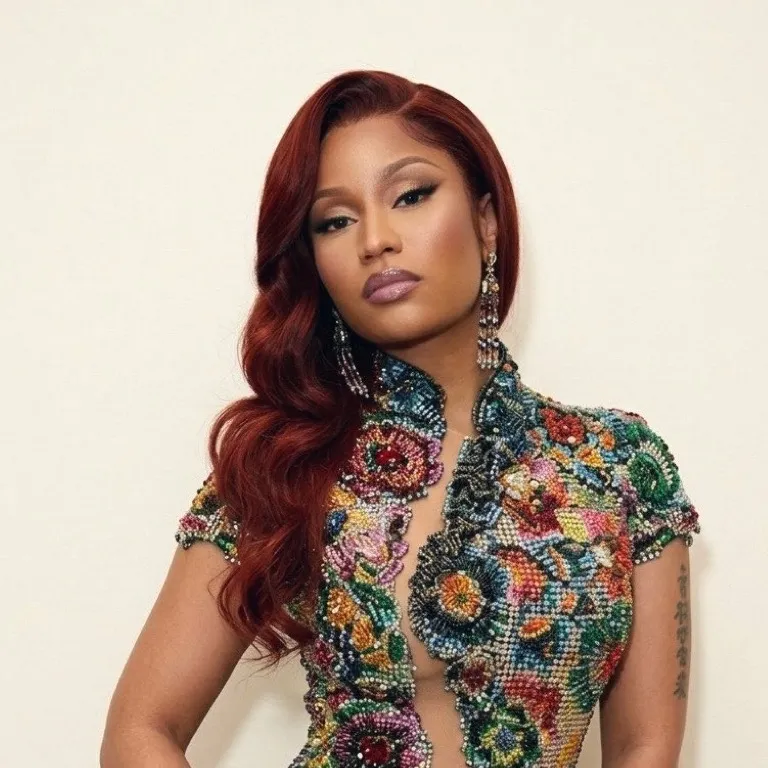 chat with ai character: Nicki Minaj V4