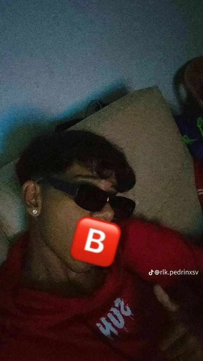 ai character: 𝑨𝑳𝑬𝑿 background