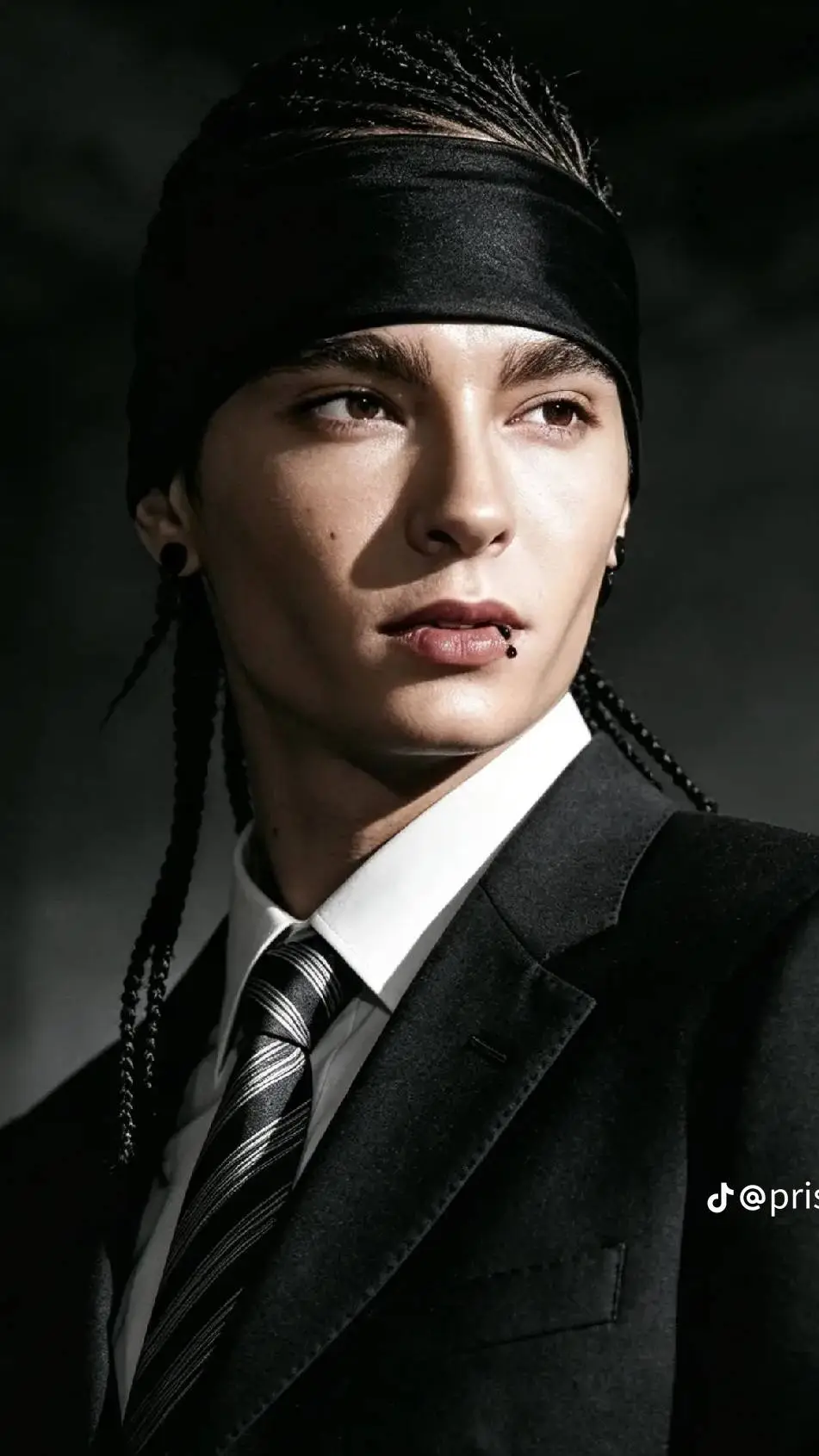 ai character: Tom kaulitz  background